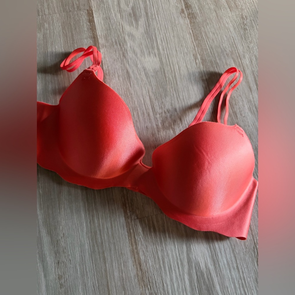Triumph (sister brand of wacoal) | push up bra Sz C75